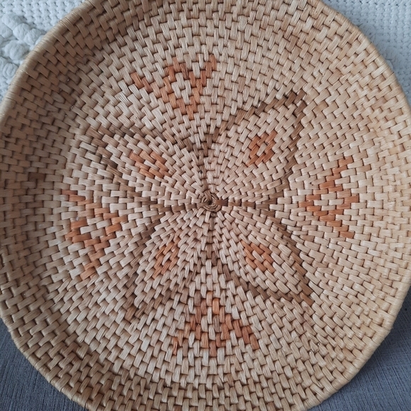 Seagrass woven round tray or wall hanging - Picture 2 of 8